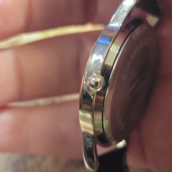 Unbranded Quartz Watch Black Dial, Faux Leather Band, China Movement - Picture 9 of 10